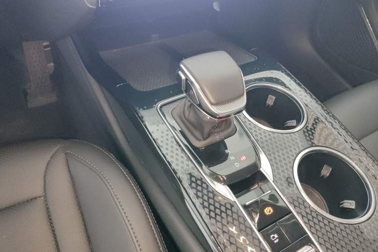 Used Hongqi HS3 2023 1.5T Two-Wheel Drive Shanwei Edition HEV Gear Lever