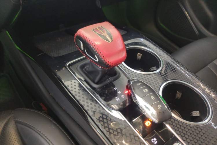 Used Hongqi HS3 2023 1.5T Two-Wheel Drive Shanwei Edition Gear Lever