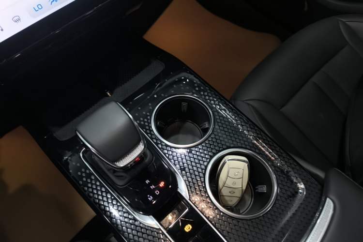Used Hongqi HS3 2023 1.5T Two-Wheel Drive Shanwei Edition Gear Lever
