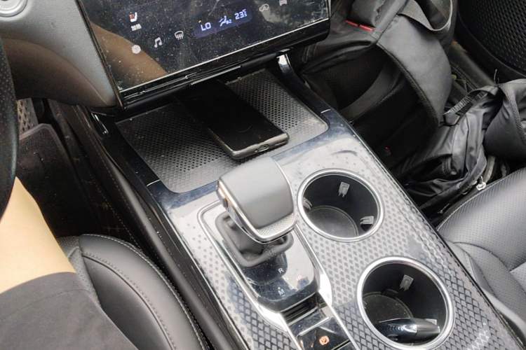 Used Hongqi HS3 2023 1.5T Two-Wheel Drive Shanwei Edition Gear Lever