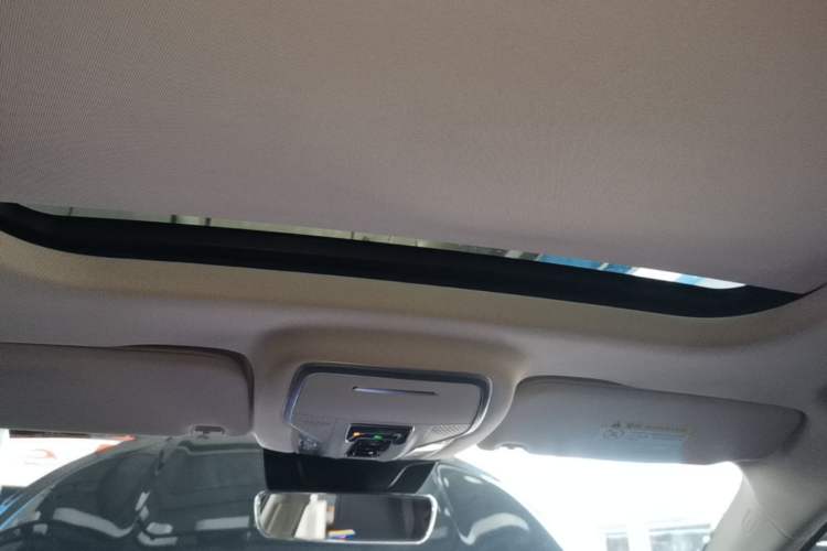 Used Hongqi HS3 2023 1.5T Two-Wheel Drive Shanwei Edition Headliner