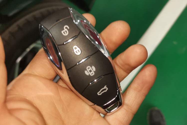 Used Hongqi HS3 2023 1.5T Two-Wheel Drive Shanwei Edition Interior 1