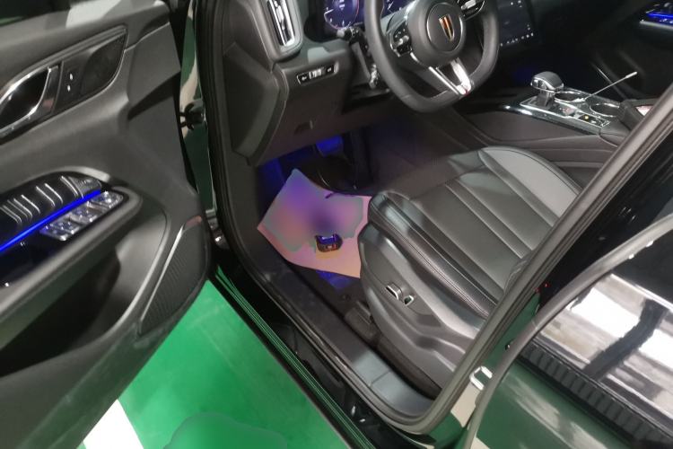 Used Hongqi HS3 2023 1.5T Two-Wheel Drive Shanwei Edition Interior 3