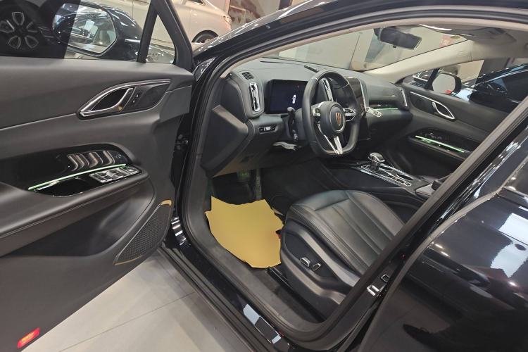 Used Hongqi HS3 2023 1.5T Two-Wheel Drive Shanwei Edition Interior 3