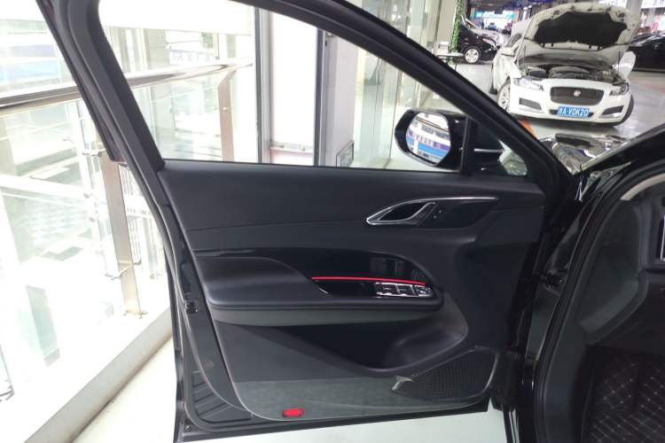 Used Hongqi HS3 2023 1.5T Two-Wheel Drive Shanwei Edition Left Front Door Interior