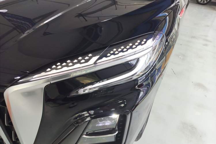 Used Hongqi HS3 2023 1.5T Two-Wheel Drive Shanwei Edition Left Front Headlight