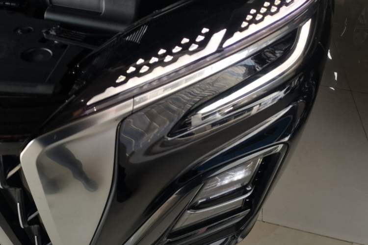 Used Hongqi HS3 2023 1.5T Two-Wheel Drive Shanwei Edition Left Front Headlight