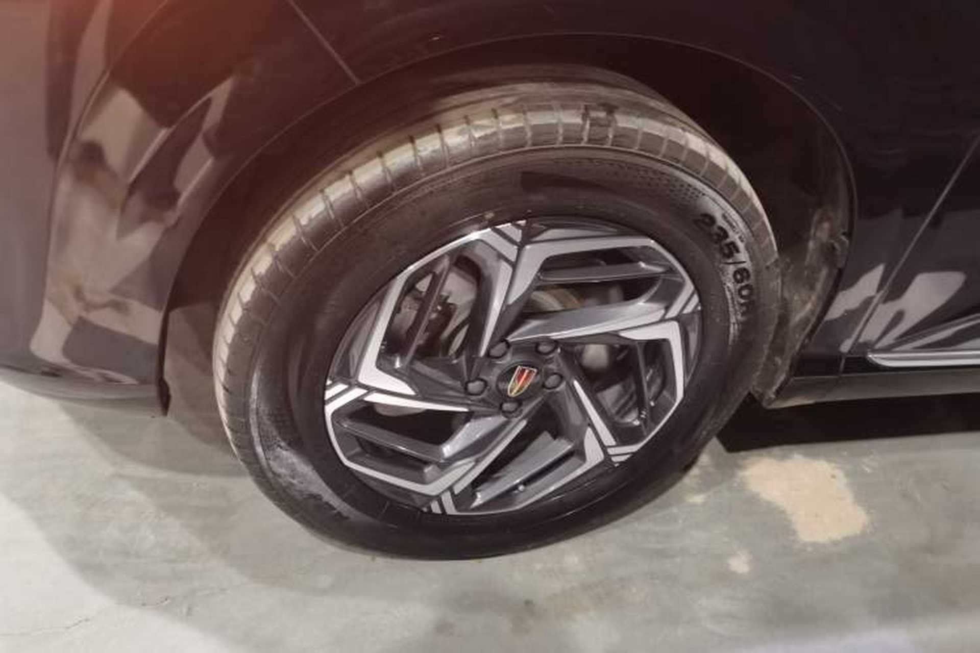 Used Hongqi HS3 2023 1.5T Two-Wheel Drive Shanwei Edition Left Front Wheel Hub