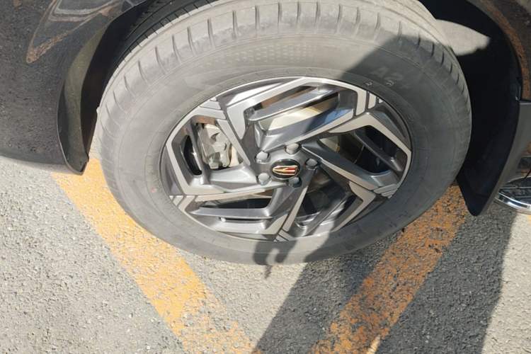 Used Hongqi HS3 2023 1.5T Two-Wheel Drive Shanwei Edition Left Front Wheel Hub