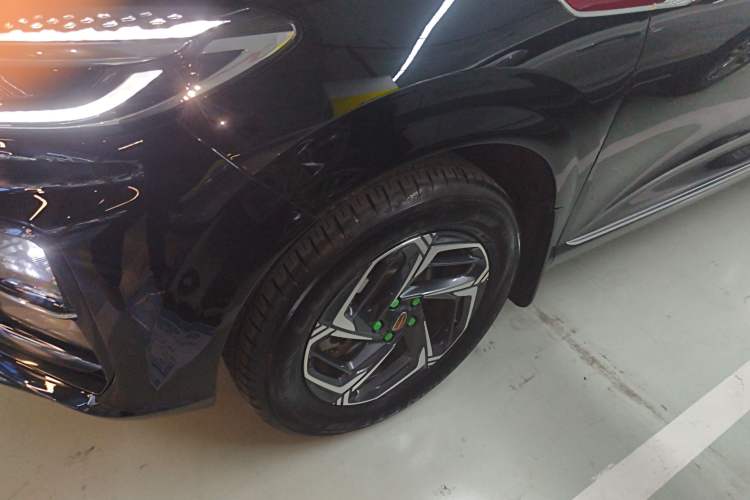 Used Hongqi HS3 2023 1.5T Two-Wheel Drive Shanwei Edition Left Front Wheel Hub