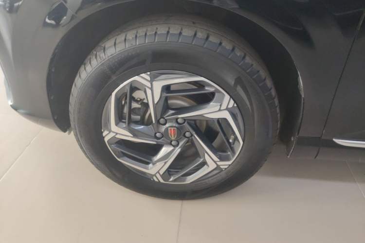Used Hongqi HS3 2023 1.5T Two-Wheel Drive Shanwei Edition Left Front Wheel Hub