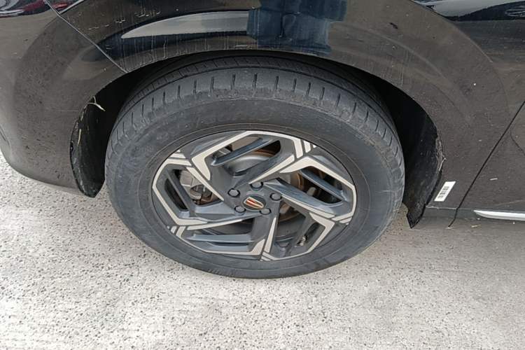 Used Hongqi HS3 2023 1.5T Two-Wheel Drive Shanwei Edition Left Front Wheel Hub