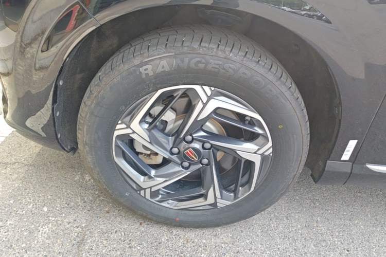 Used Hongqi HS3 2023 1.5T Two-Wheel Drive Shanwei Edition Left Front Wheel Hub