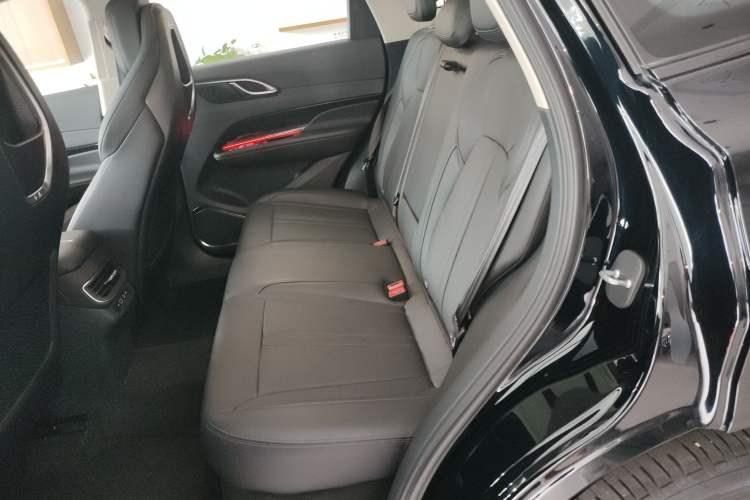 Used Hongqi HS3 2023 1.5T Two-Wheel Drive Shanwei Edition HEV Left Rear Seat