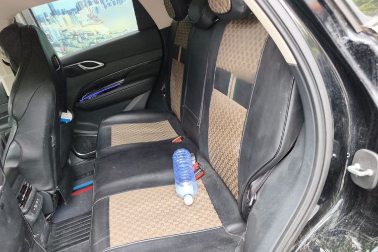 Used Hongqi HS3 2023 1.5T Two-Wheel Drive Shanwei Edition Left Rear Seat