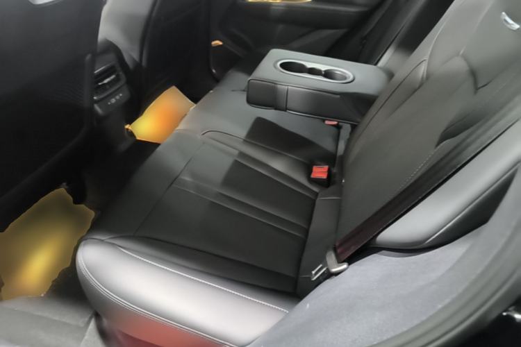 Used Hongqi HS3 2023 1.5T Two-Wheel Drive Shanwei Edition Left Rear Seat