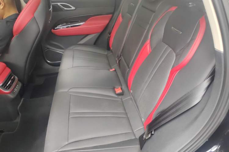 Used Hongqi HS3 2023 1.5T Two-Wheel Drive Shanwei Edition Left Rear Seat
