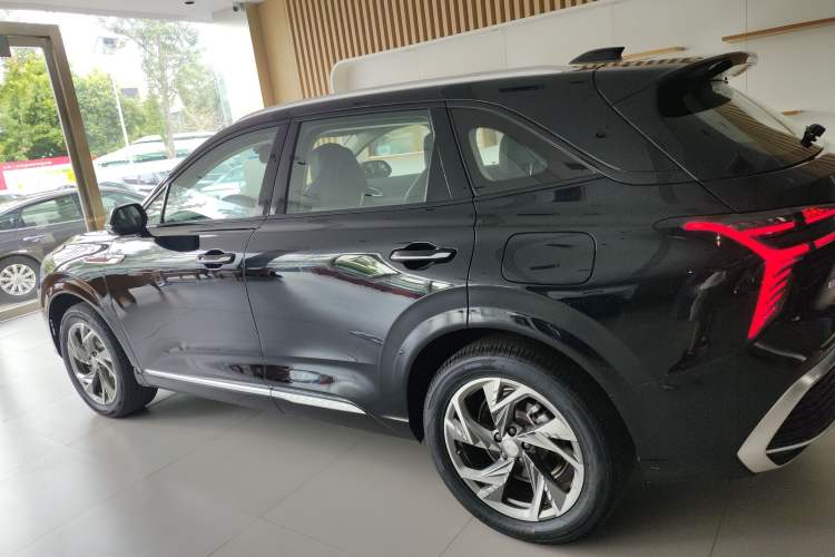 Used Hongqi HS3 2023 1.5T Two-Wheel Drive Shanwei Edition HEV Left Side
