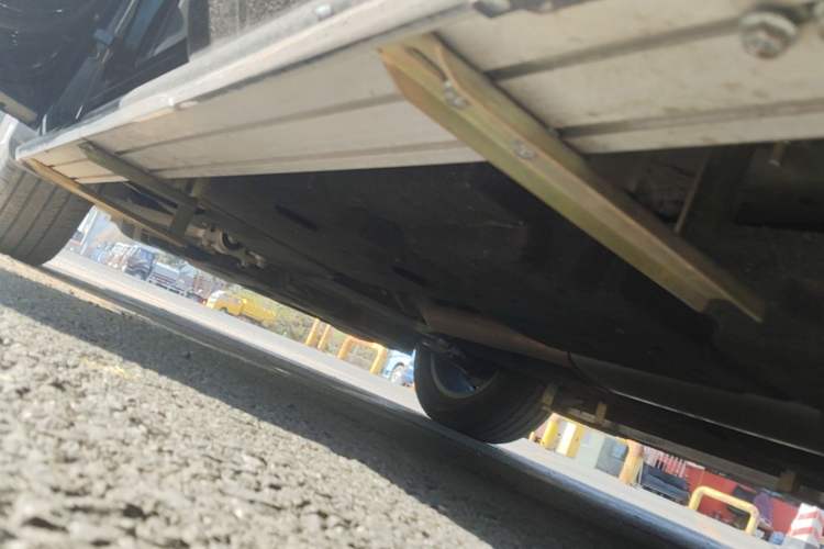 Used Hongqi HS3 2023 1.5T Two-Wheel Drive Shanwei Edition Left Side Sill
