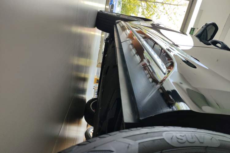 Used Hongqi HS3 2023 1.5T Two-Wheel Drive Shanwei Edition HEV Left Side Sill