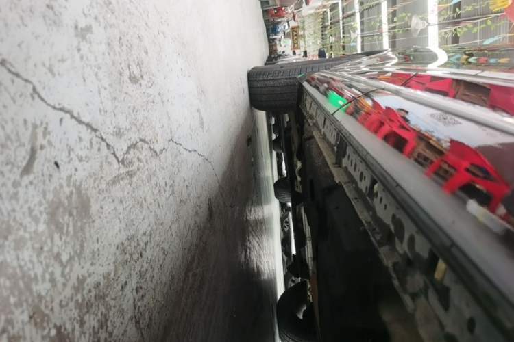 Used Hongqi HS3 2023 1.5T Two-Wheel Drive Shanwei Edition Left Side Sill
