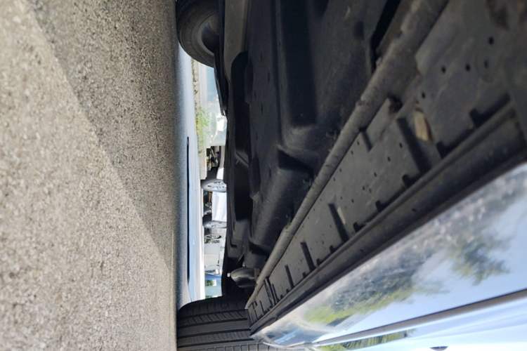 Used Hongqi HS3 2023 1.5T Two-Wheel Drive Shanwei Edition Left Side Sill