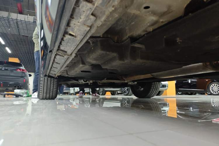 Used Hongqi HS3 2023 1.5T Two-Wheel Drive Shanwei Edition Left Side Sill