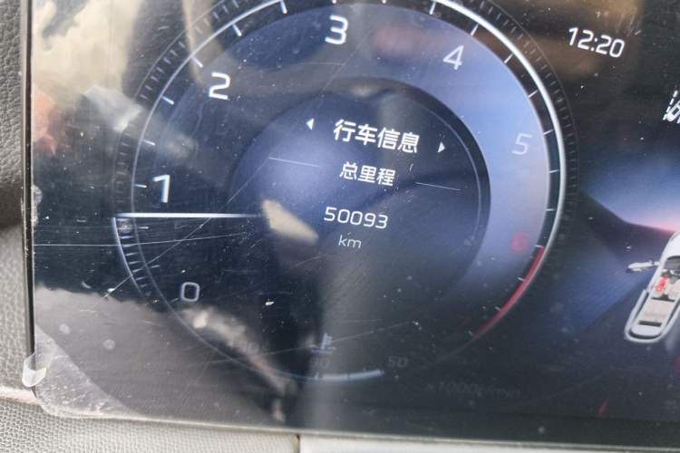 Used Hongqi HS3 2023 1.5T Two-Wheel Drive Shanwei Edition Odometer Close Up