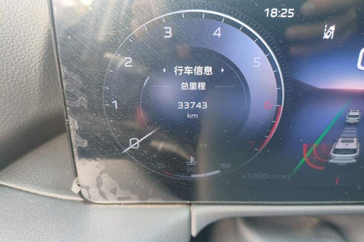 Used Hongqi HS3 2023 1.5T Two-Wheel Drive Shanwei Edition Odometer Close Up