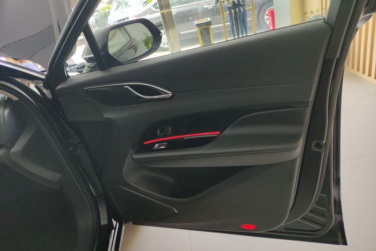 Used Hongqi HS3 2023 1.5T Two-Wheel Drive Shanwei Edition HEV Right Front Door Interior