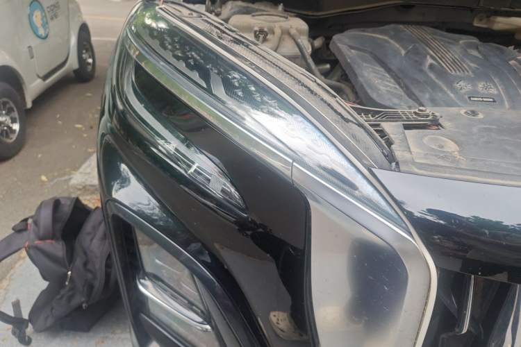 Used Hongqi HS3 2023 1.5T Two-Wheel Drive Shanwei Edition Right Front Headlight