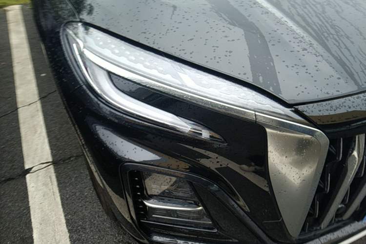 Used Hongqi HS3 2023 1.5T Two-Wheel Drive Shanwei Edition Right Front Headlight