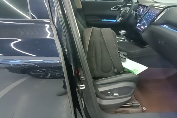 Used Hongqi HS3 2023 1.5T Two-Wheel Drive Shanwei Edition Right Front Seat
