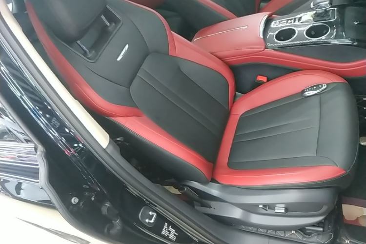 Used Hongqi HS3 2023 1.5T Two-Wheel Drive Shanwei Edition Right Front Seat