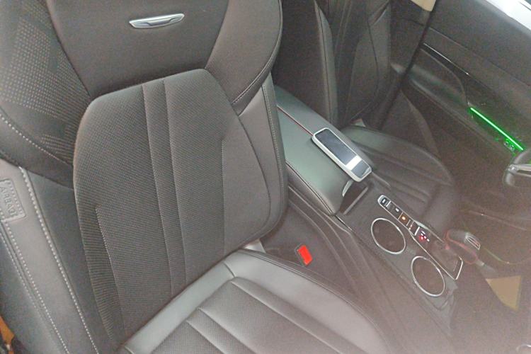 Used Hongqi HS3 2023 1.5T Two-Wheel Drive Shanwei Edition Right Front Seat
