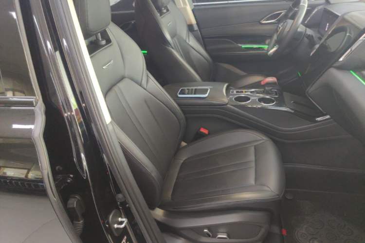 Used Hongqi HS3 2023 1.5T Two-Wheel Drive Shanwei Edition Right Front Seat