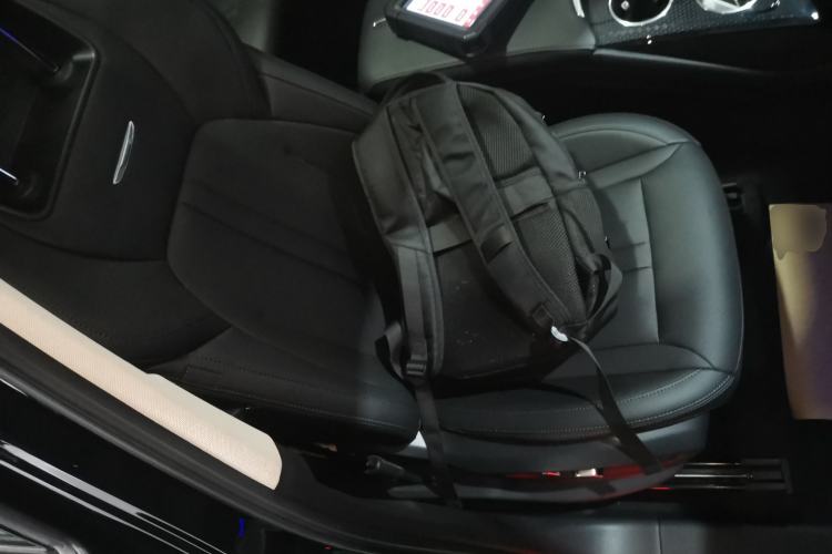 Used Hongqi HS3 2023 1.5T Two-Wheel Drive Shanwei Edition Right Front Seat