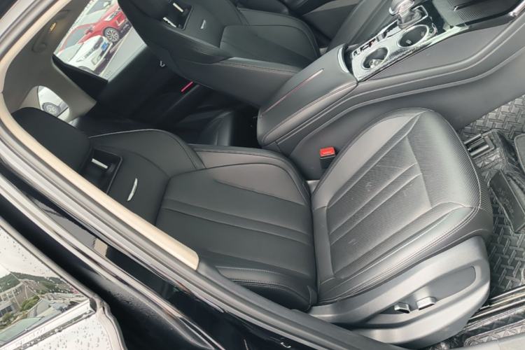 Used Hongqi HS3 2023 1.5T Two-Wheel Drive Shanwei Edition Right Front Seat