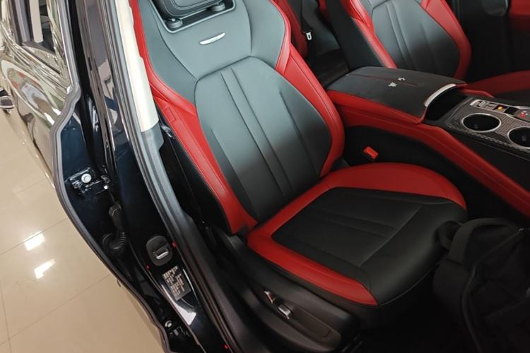 Used Hongqi HS3 2023 1.5T Two-Wheel Drive Shanwei Edition Right Front Seat
