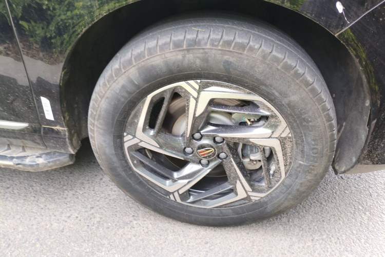 Used Hongqi HS3 2023 1.5T Two-Wheel Drive Shanwei Edition Right Front Wheel Hub