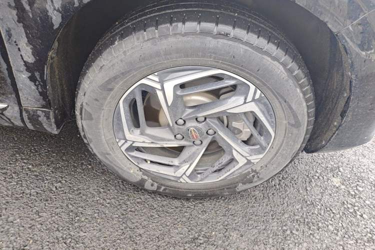 Used Hongqi HS3 2023 1.5T Two-Wheel Drive Shanwei Edition Right Front Wheel Hub