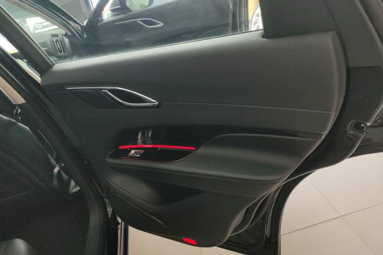 Used Hongqi HS3 2023 1.5T Two-Wheel Drive Shanwei Edition HEV Right Rear Door Interior
