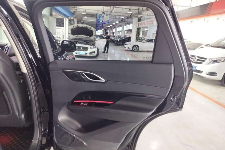 Used Hongqi HS3 2023 1.5T Two-Wheel Drive Shanwei Edition Right Rear Door Interior