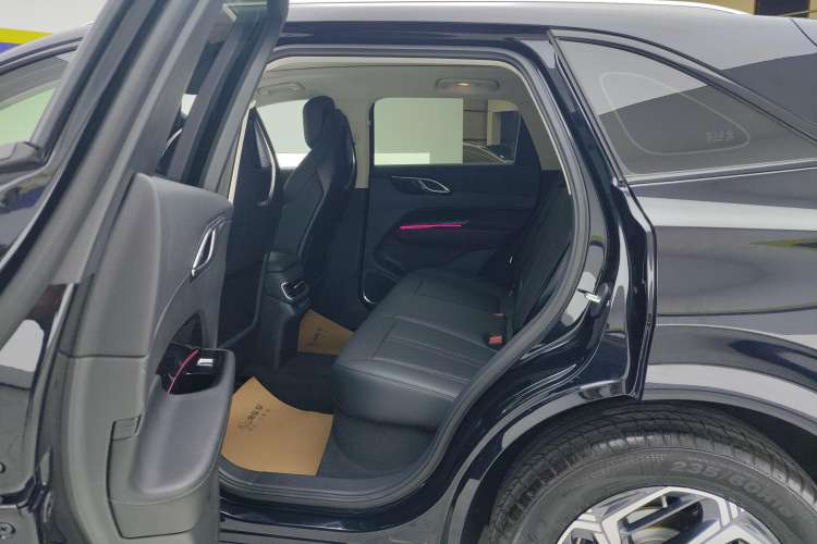 Used Hongqi HS3 2023 1.5T Two-Wheel Drive Shanwei Edition Right Rear Seat