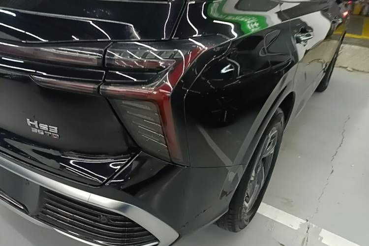 Used Hongqi HS3 2023 1.5T Two-Wheel Drive Shanwei Edition Right Rear Taillight