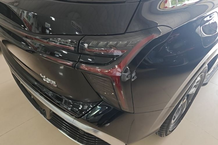Used Hongqi HS3 2023 1.5T Two-Wheel Drive Shanwei Edition Right Rear Taillight