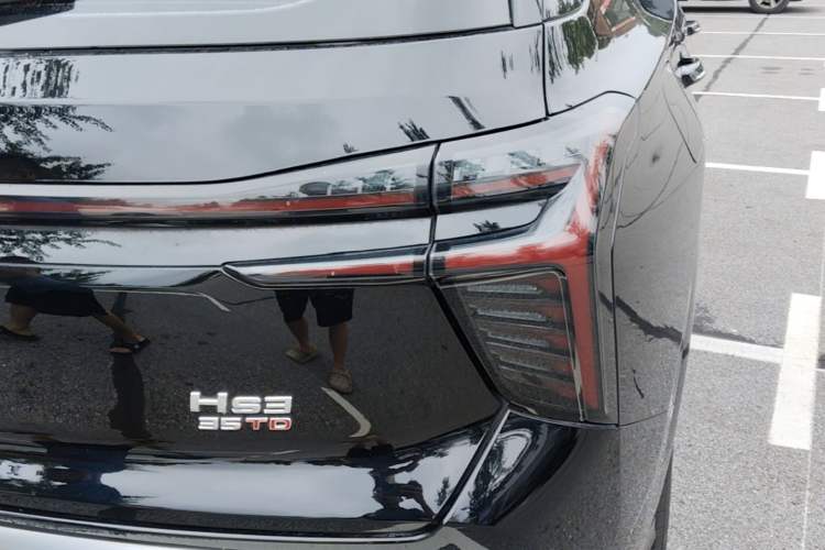 Used Hongqi HS3 2023 1.5T Two-Wheel Drive Shanwei Edition Right Rear Taillight