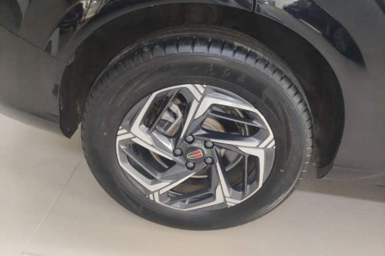 Used Hongqi HS3 2023 1.5T Two-Wheel Drive Shanwei Edition Right Rear Wheel Hub