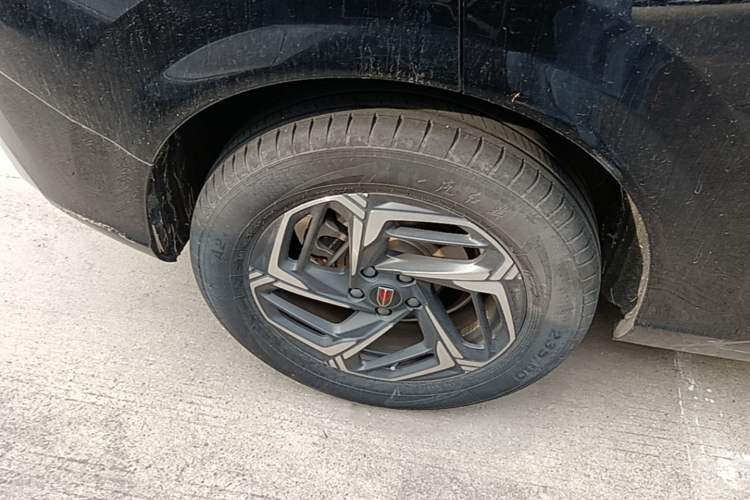 Used Hongqi HS3 2023 1.5T Two-Wheel Drive Shanwei Edition Right Rear Wheel Hub