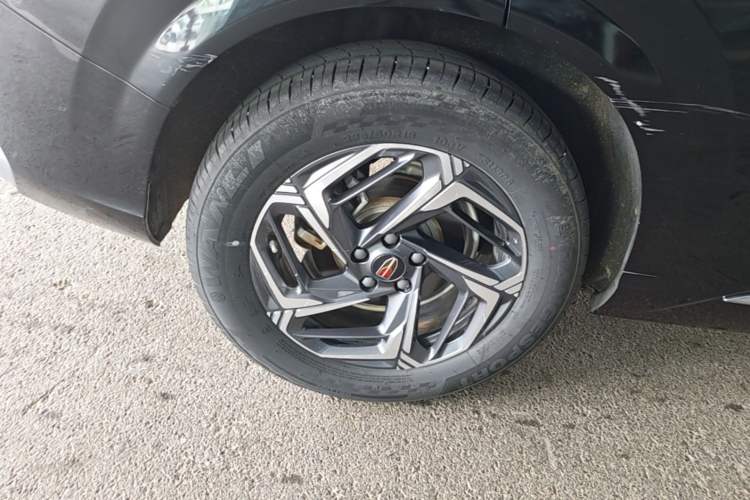 Used Hongqi HS3 2023 1.5T Two-Wheel Drive Shanwei Edition Right Rear Wheel Hub